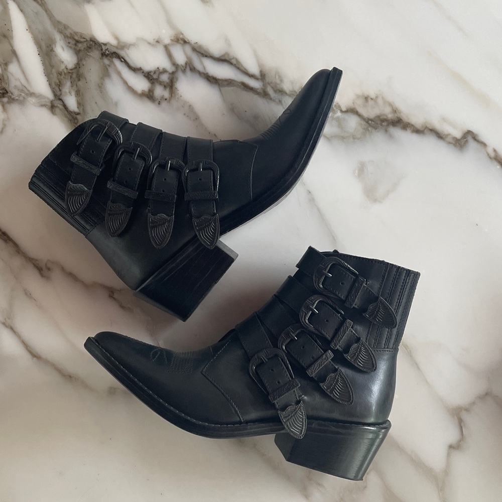 TOGA PULLA BOOTS!
